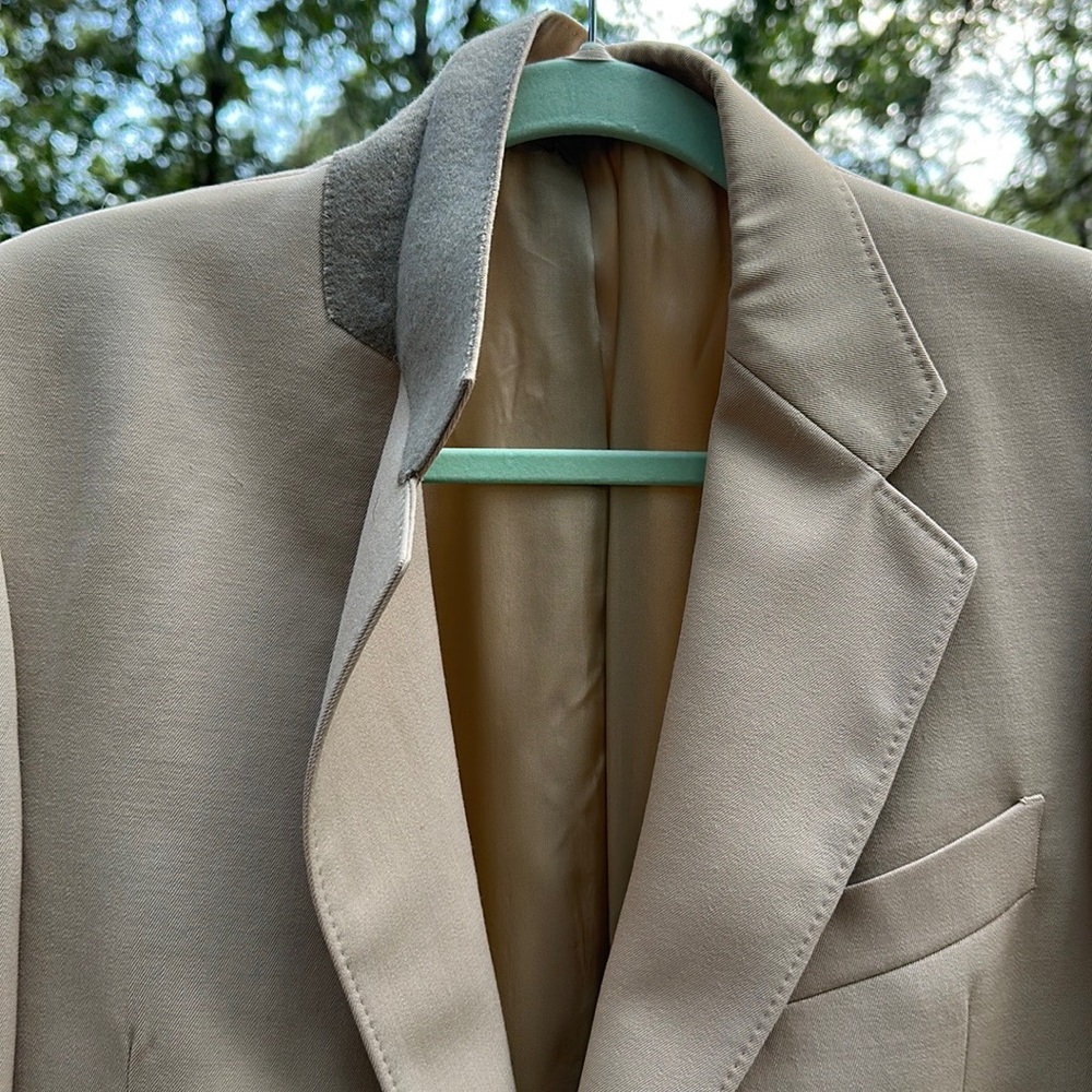 *RARE FIND* Vintage late 80s Jaeger cream colored Blazer with wool under fold